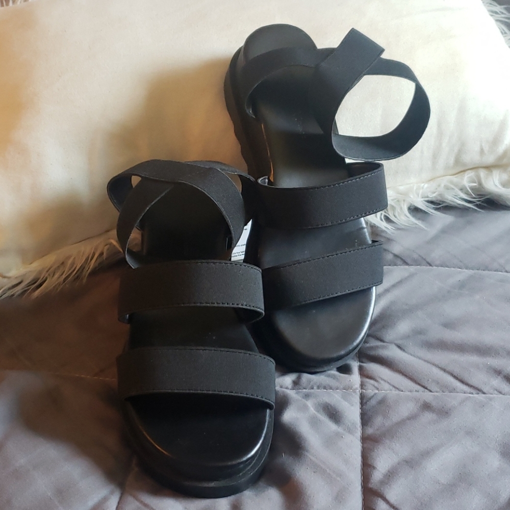 🚫(SOLD)WILD DIVA LOUNGE PLATFORM SANDALS